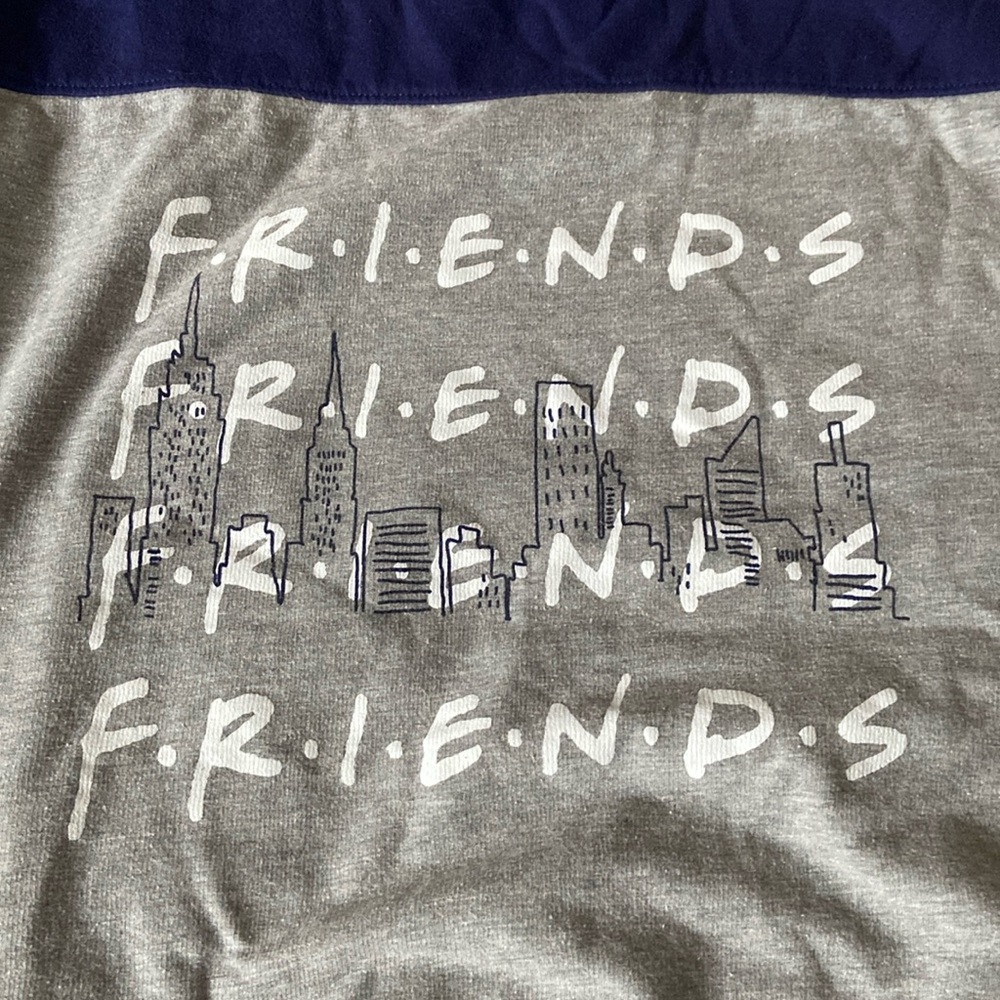 Juniors FRIENDS Crewneck sweatshirt - Picture 3 of 6